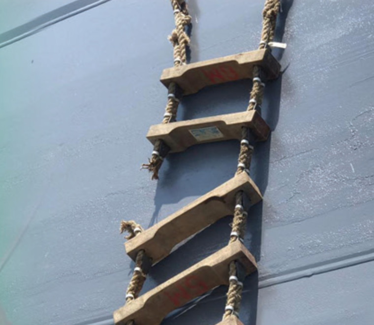Dangerous pilot boarding ladders  